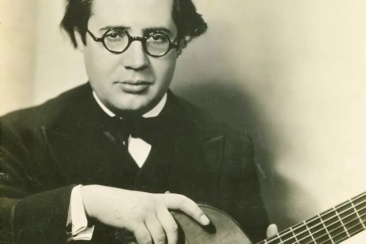Andrés Segovia with his 1912 Ramirez guitar