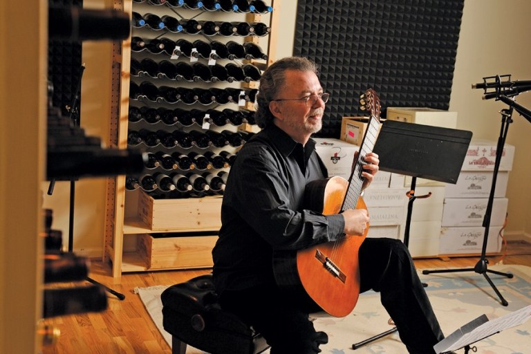 Manuel Barrueco recording classical guitar
