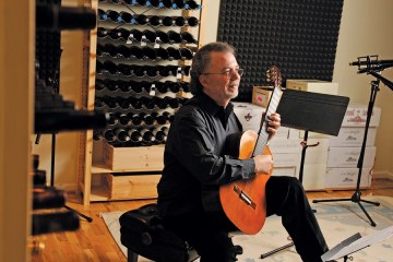 Manuel Barrueco recording classical guitar