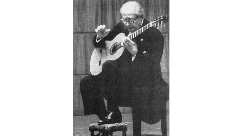 classical guitarist andres segovia