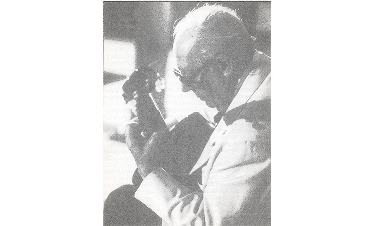 classical guitarist andres segovia