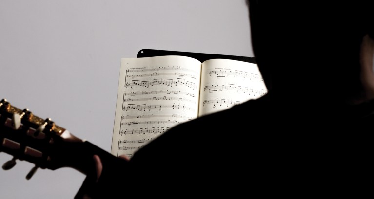 classical-guitar-magazine-music-to-play