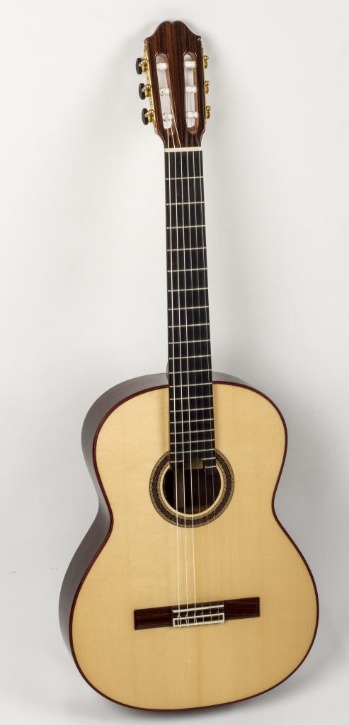 Eastman Classical Guitar Review CL81S nylon guitar body