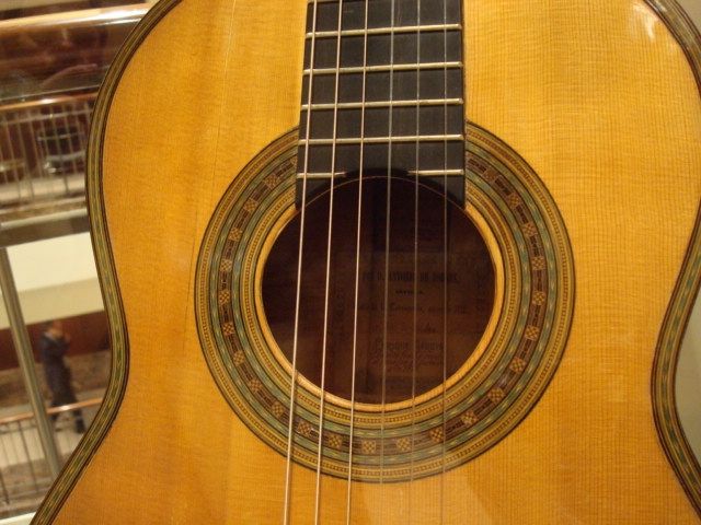 Rosette of Tárrega’s FE17 Torres classical guitar