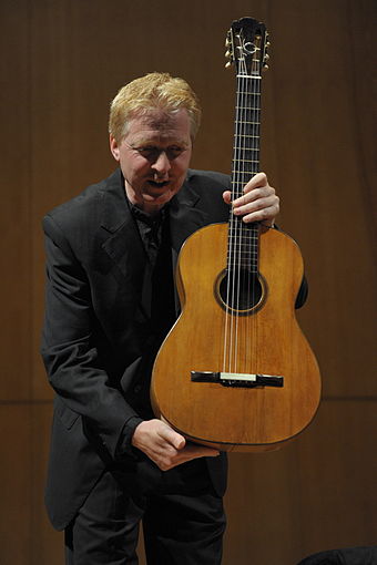 Antonio de Torres' FE04 guitar