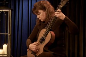 classical guitarist Raphaella Smits playing live