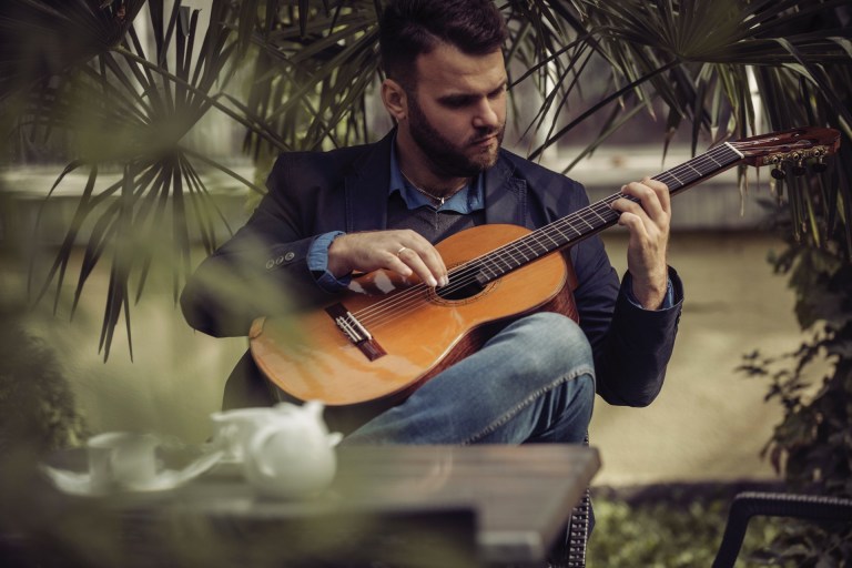 view from the front row lukaz Lukasz Kuropaczewski guitar